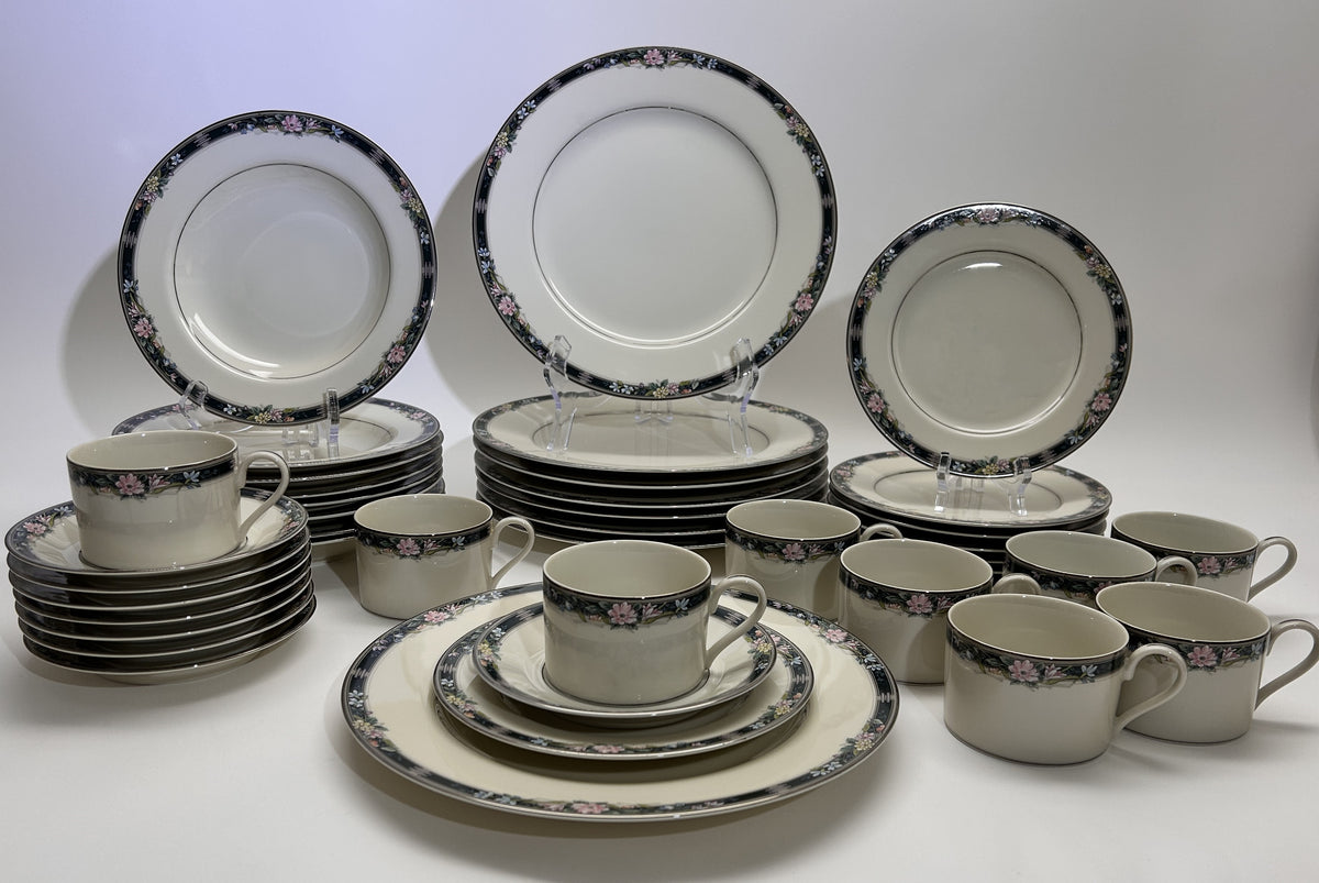 Oscar de la Renta Compote..Fine store China