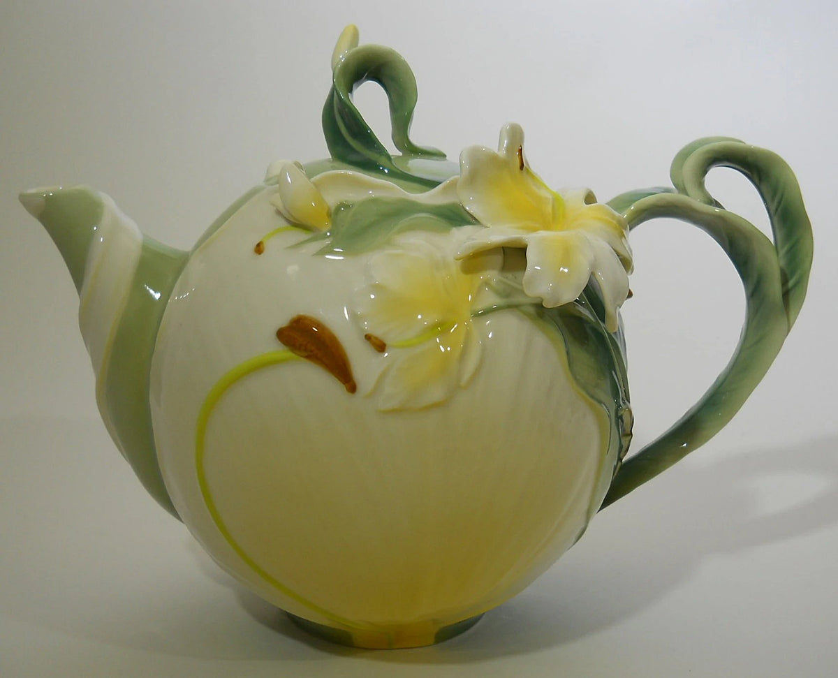 Pier 2025 1 teapot