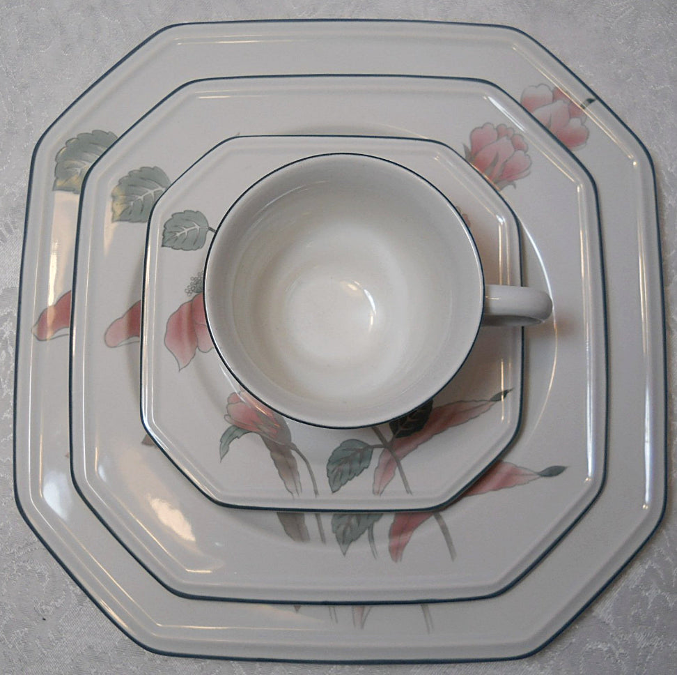 Mikasa Continental Silk Flowers 44-Piece Dinnerware / Tableware Collection  for Eight.