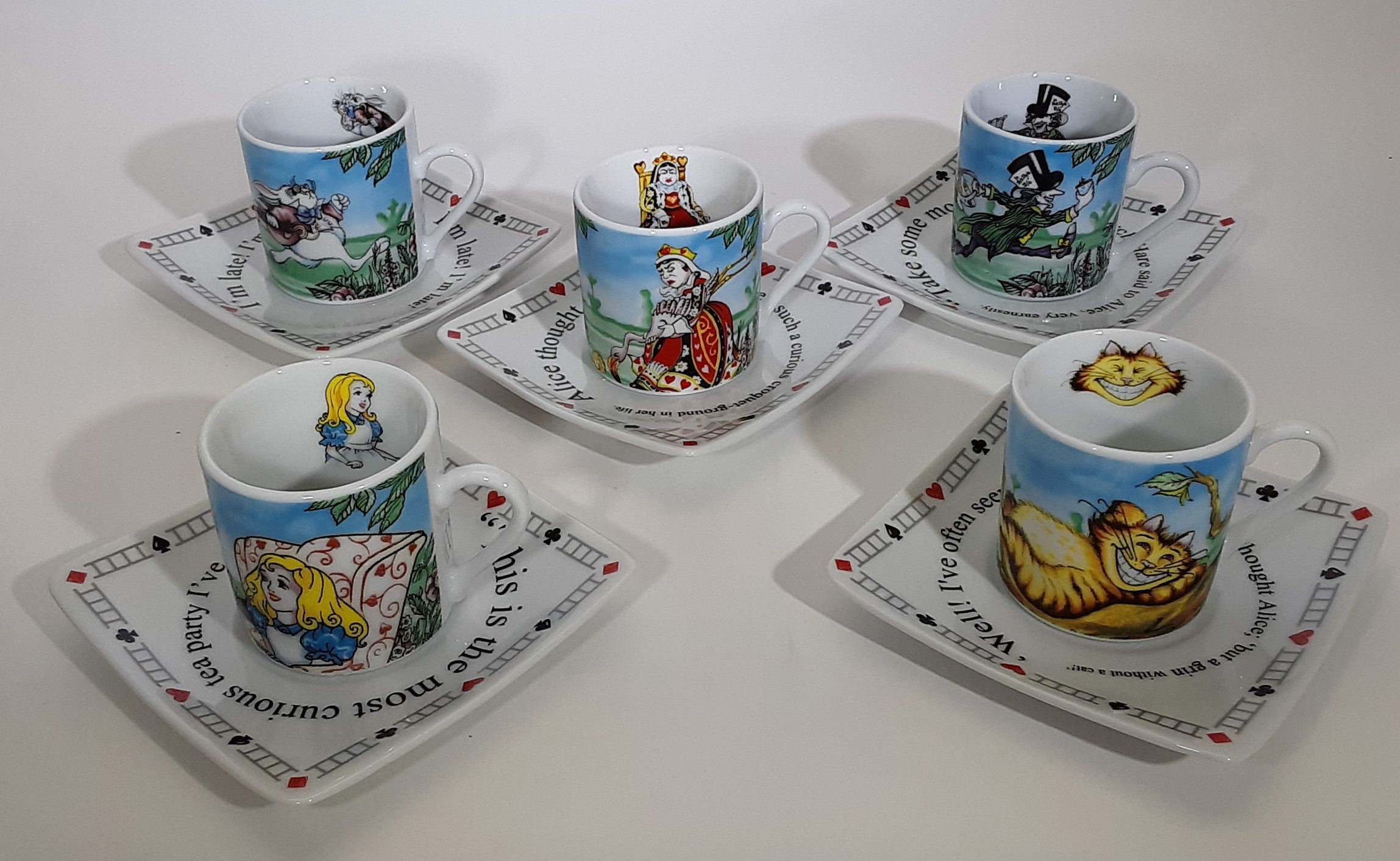 Ovente Cardew Alice in Wonderland Miniature Collector's Tea Set