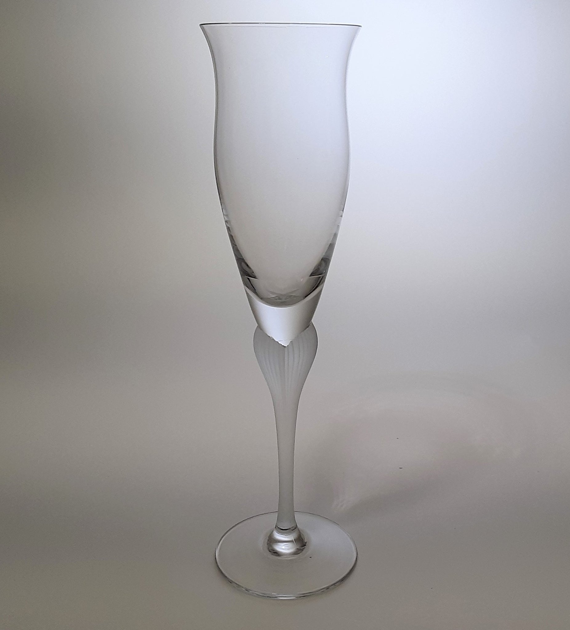 Mikasa Sea Mist Clear Frosted Stem Champagne Flute Set of Six. 1982-19 –  BINCHEY'S LLC.