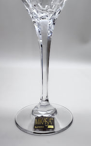 Mikasa Cut Crystal and Etched Flower Wine Glass Set of Four.