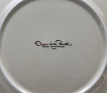 Oscar De La Renta Twilight Bouquet 40-Piece Ivory and Floral Fine China Dinnerware Collection For Eight.