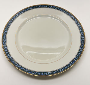 Mikasa Aubusson 59-Piece Fine China Dinnerware Collection For Eleven.