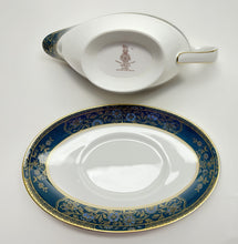 Royal Doulton Carlyle Teal/ Gold 143-Piece Dinnerware Collection for Eighteen.