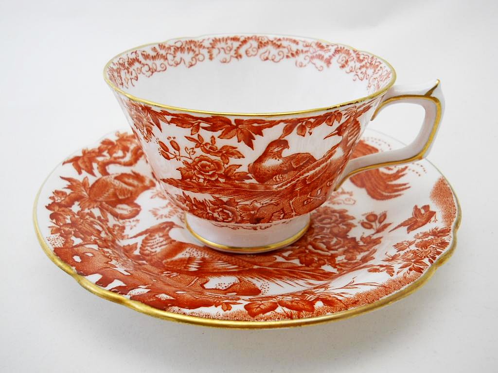 Royal Crown Derby Red Aves Fine Bone China Teacup and Saucer Set. ENGL –  BINCHEY'S LLC.