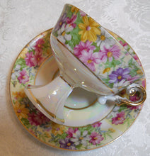 Royal Crown Lusterware Floral Pedestal Teacup/ Saucer Set