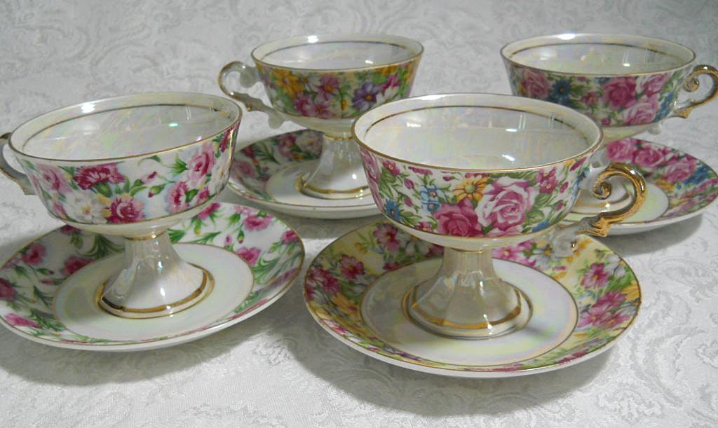 Royal Crown Lusterware Floral Pedestal Teacup/ Saucer Set of 4