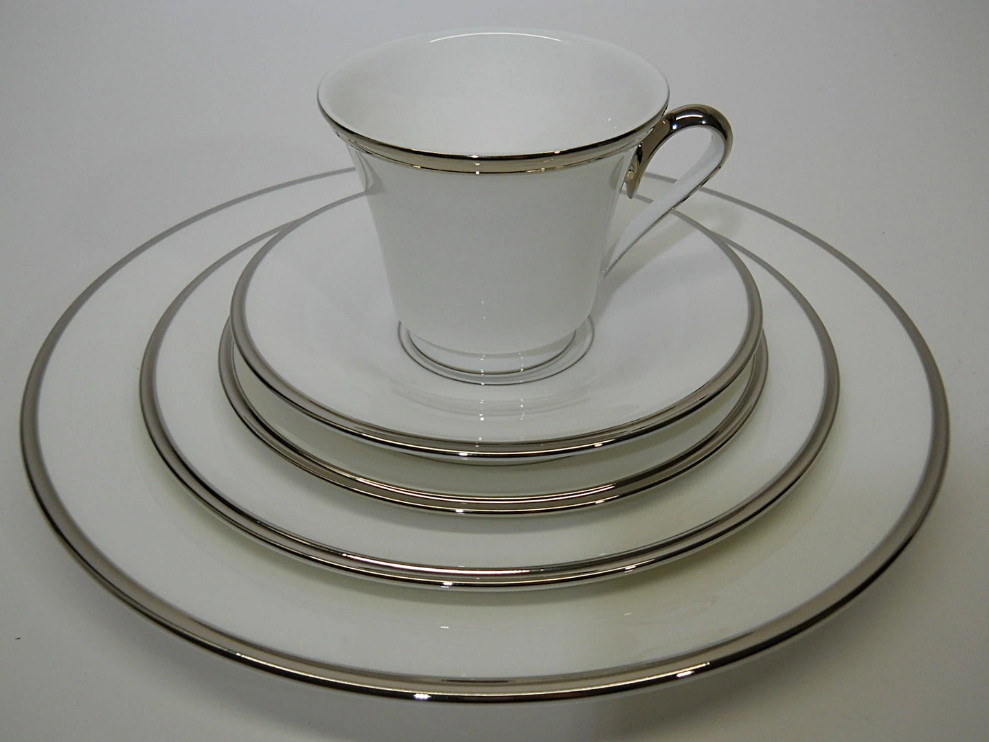 Modern Glass Cups & Saucers With Silver Rim Set Of 6