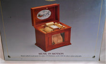 Mr. Christmas Gold Label Music In Motion Handcrafted Animated Music Box With 15 Christmas Carols