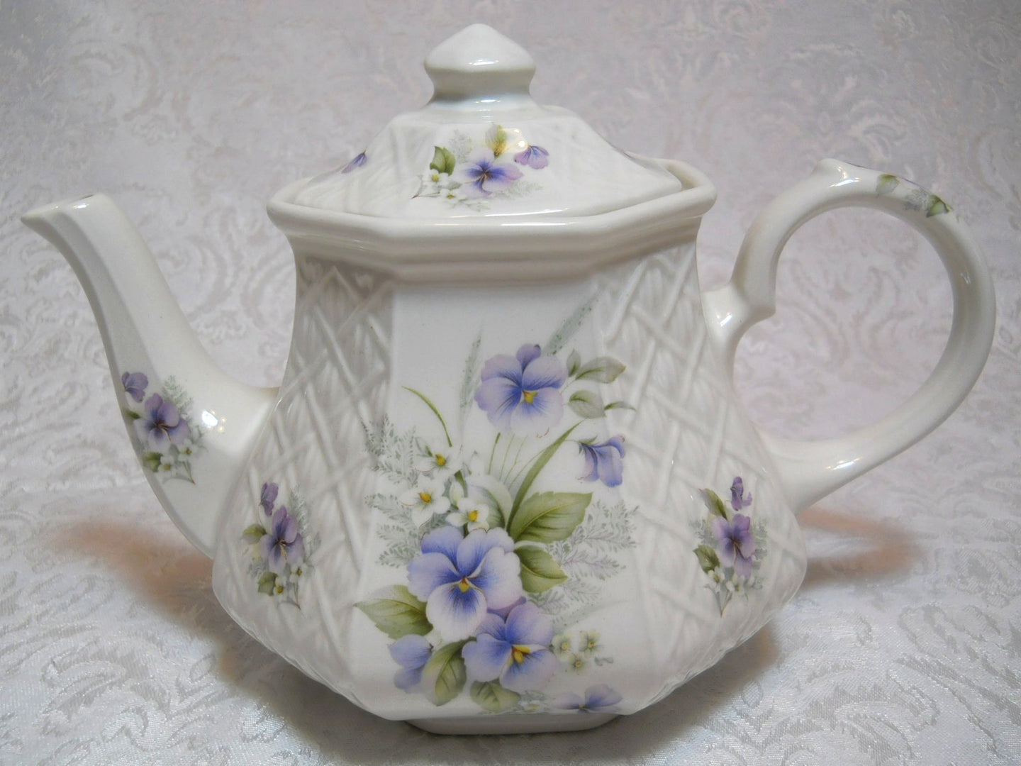 Sadler Windsor England Viola and Embossed Trellis Teapot