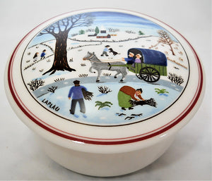 Villeroy and Boch Naif Christmas Large Candy/ Trinket Box with Lid. Made In Germany.