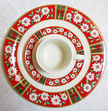  Christmas Classic Traditions "Charlton Hall" 30-piece Holiday Red/ Green/ Ivory Poinsettia Dinnerware / Tableware Collection For Ten