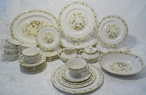Royal Doulton Mandalay 39-Piece Fine China Dinnerware Collection for Seven