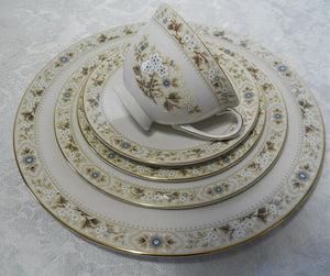 Royal Doulton Mandalay 39-Piece Fine China Dinnerware Collection for Seven