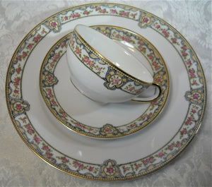 Antique Noritake Portland 12-Piece Luncheon Plate and Teacup/Saucer Collection, 1912-1921