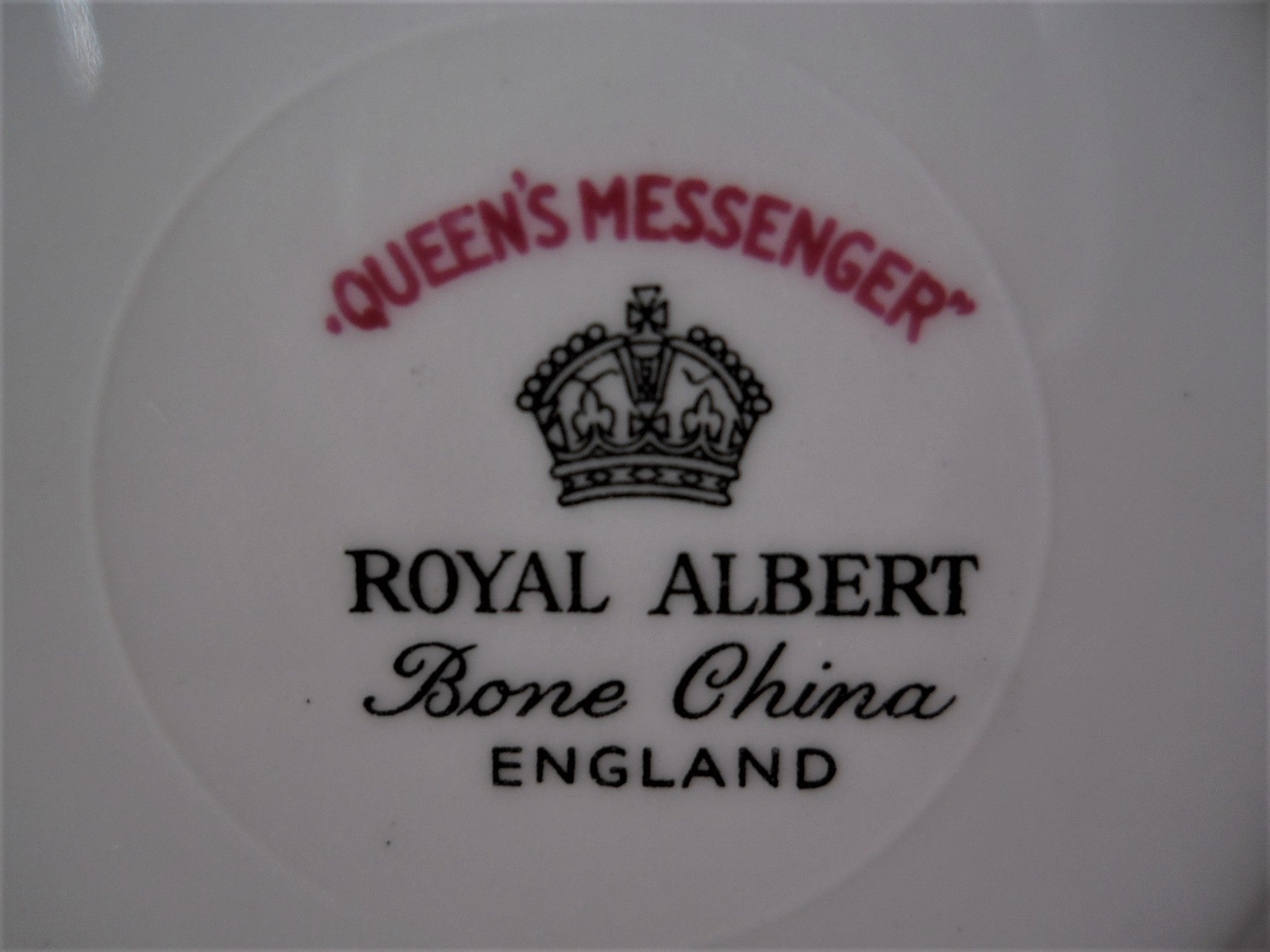 Royal Albert England Bone China Queen's Messenger Coffee Pot and 4 Dem –  BINCHEY'S LLC.