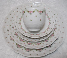 Alka Kunst (Kaiser) Marseille Romantica Pink and Blue Floral 5-Piece Dinnerware / Tableware Single Place Setting