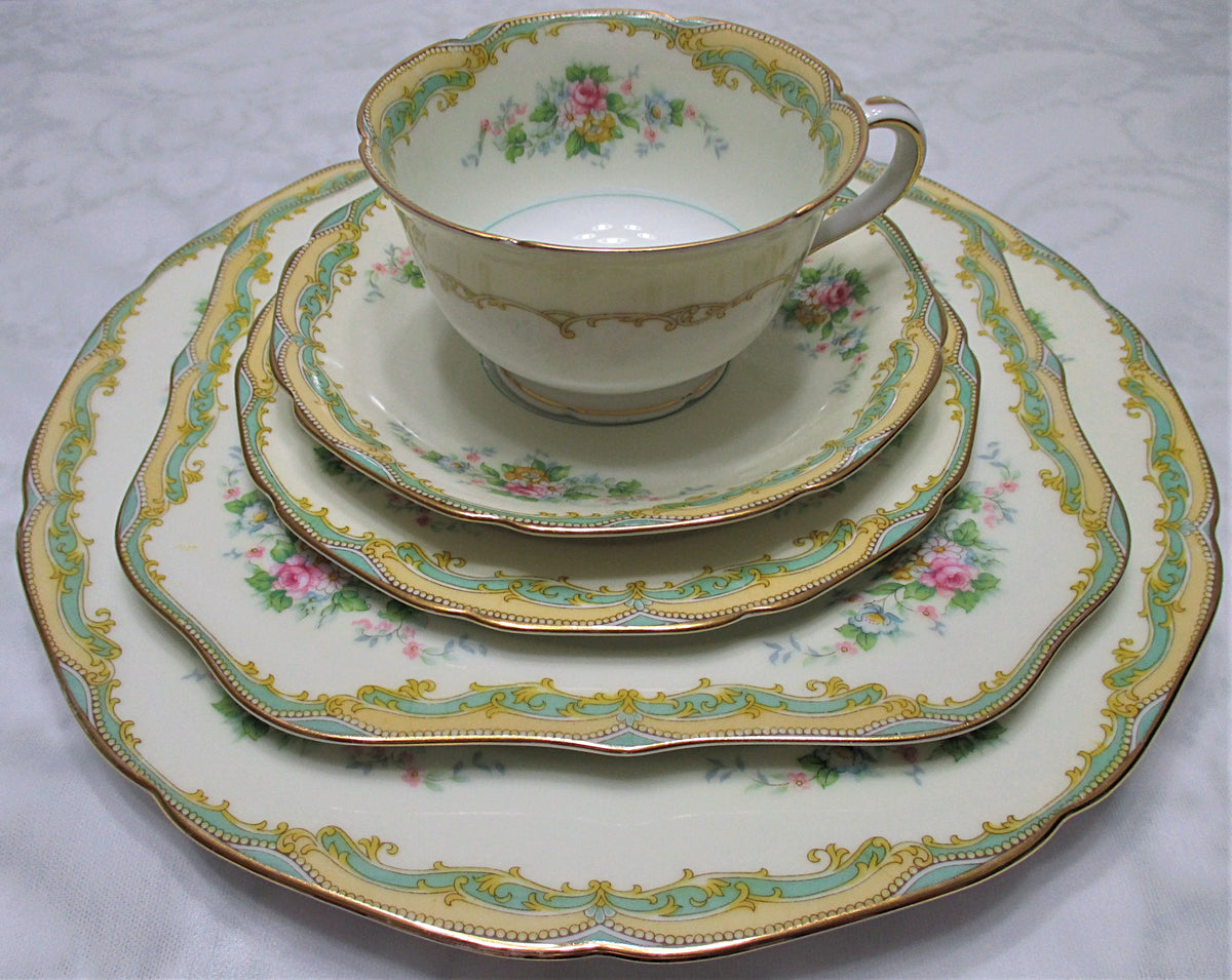 Noritake Larue Green and Floral 74-Piece Porcelain Dinnerware Collecti ...